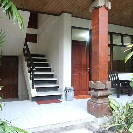 Kuta Dormitory At Simpang Inn Exterior photo