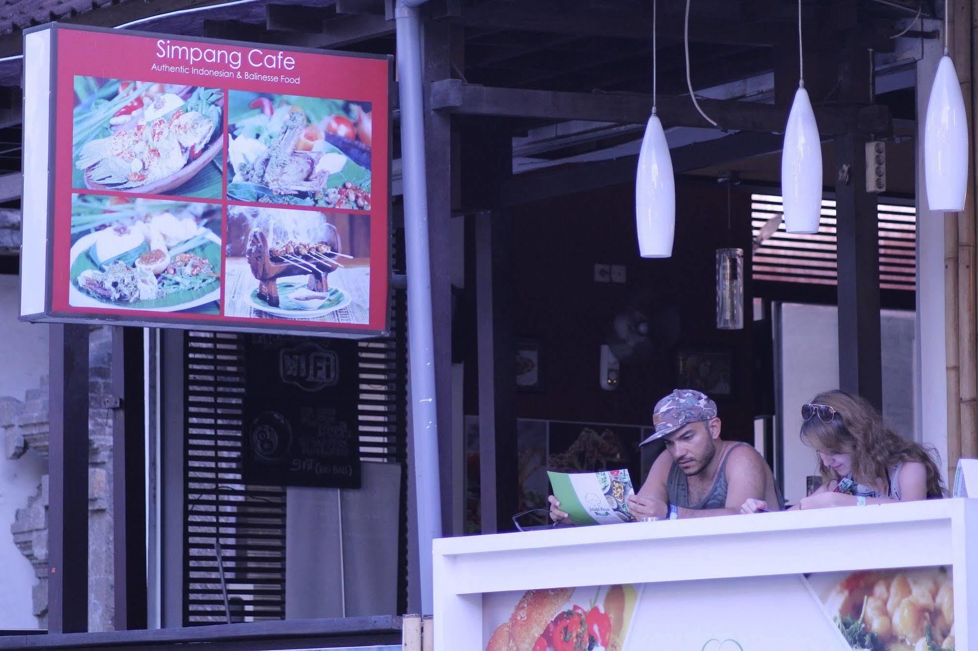 Kuta Dormitory At Simpang Inn Exterior photo